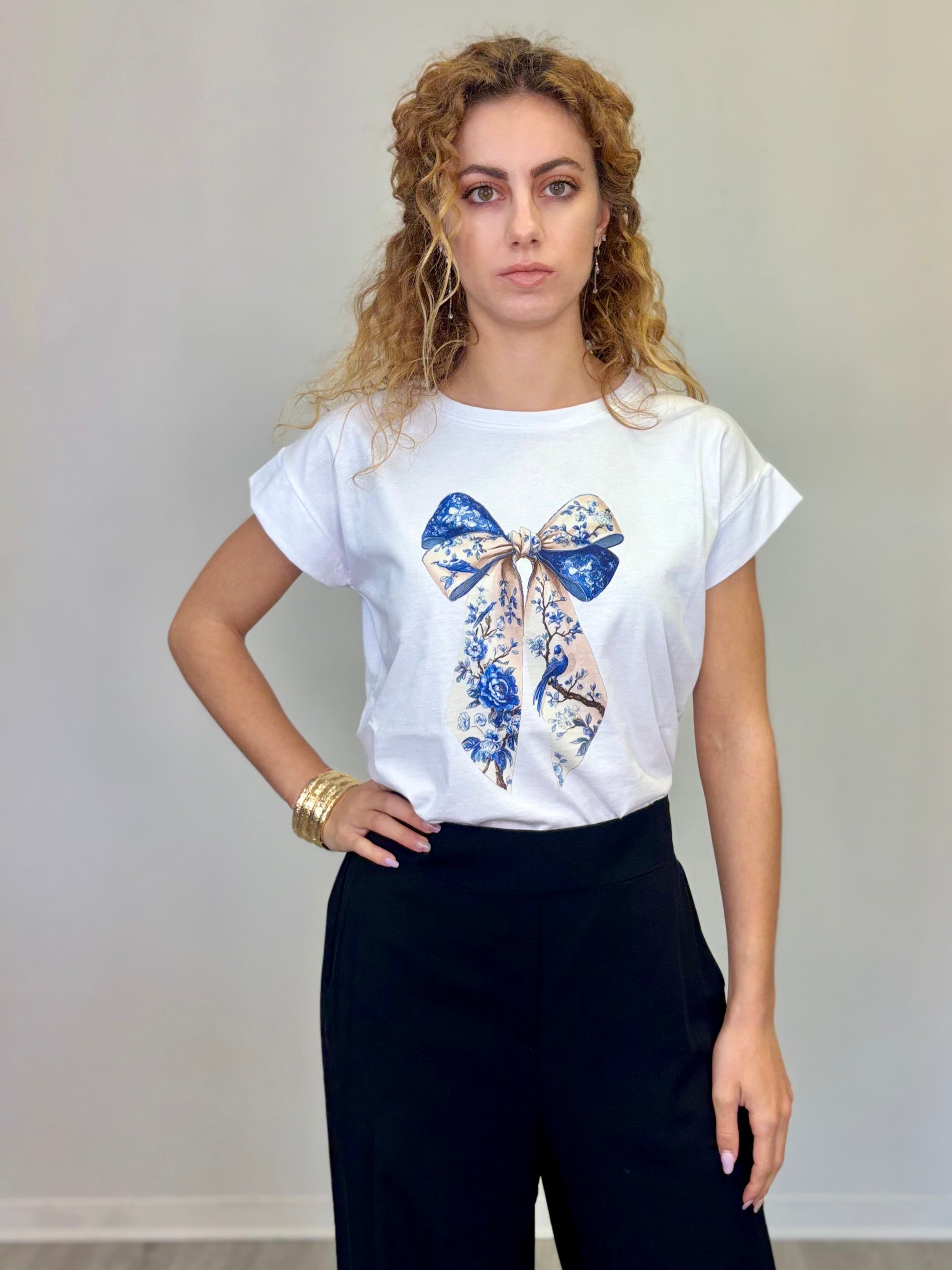 T-SHIRT STAMPA FIOCCO